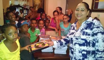 Entregan mascotas a niños de escasos recursos en Pantoja