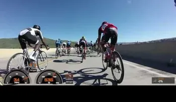 Aparatosa caída en una prueba ciclista en EE.UU.