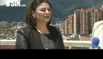 Con toallas higiénicas, mujer revoluciona la vida de adolescentes en África