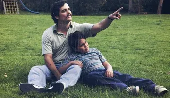 Hermano de Pablo Escobar pide revisar serie Narcos; antes de su emisión