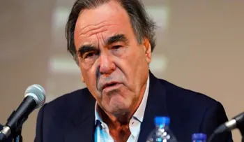 Un canal ucraniano cancela la emisión de filme de Oliver Stone tras ataques