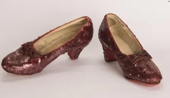 Encuentran los zapatos rojos de Dorothy de El Mago de Oz; 13 años después de ser robados