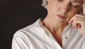 Tratamientos hormonales de la menopausia aumentan riesgo de cáncer de ovario