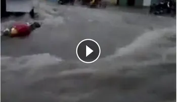 Espantosa inundación en La Romana por Huracán Matthews, la calle parece un río (VIDEO)