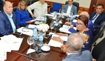 Comisión avanza en estudio proyecto de ley que dispone la disolución del IDSS