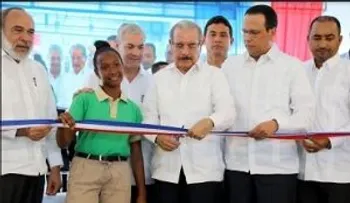 Presidente Danilo Medina entrega dos centros educativos en la Altagracia; avanza universalización de la tanda extendida