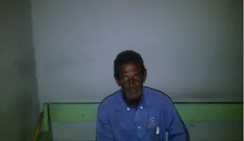 Hombre que no sabe donde vive, está en la Policía de Santiago