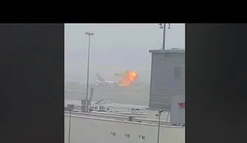 Se incendia un avión al aterrizar de emergencia en el aeropuerto de Dubái