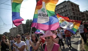 Parlamento italiano aprueba uniones civiles homosexuales