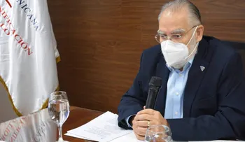 Ministro de Economía destaca avance en calidad de vida y afirma se necesitan reformas para mejorar los servicios públicos y la eficiencia del Estado
