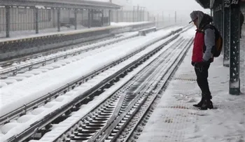 Reanudan tránsito en Nueva York tras azote tormenta de nieve Jonás