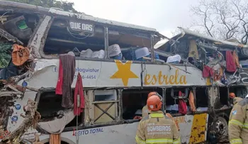 Al menos diez muertos por vuelco de un autobús turístico en Río de Janeiro