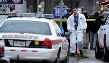 Un policía muerto y otro herido en ataque a una comisaría en el este de EEUU.