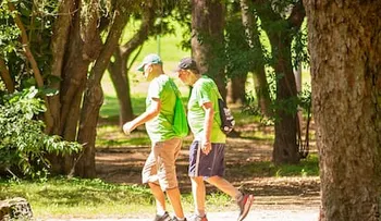 Caminar 20 minutos al día puede marcar la diferencia después de los 70