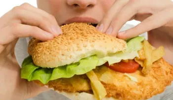 La Administración francesa quiere un impuesto a la comida basura; para combatir obesidad