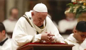 El papa: "No vivamos una Navidad falsa y comercial"