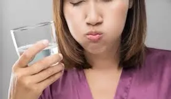 Científicos defienden que las gárgaras con agua salada, es el tratamiento más barato contra el coronavirus