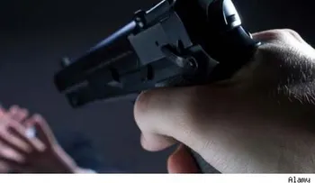 Hombre hiere hijo en discusión por nietos