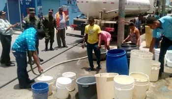 Comisión MOPC inicia reparto de agua en barrios del Gran Santo Domingo