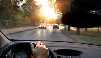 Truco para evitar que se empañe el parabrisas del auto