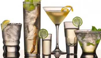 Beber cocteles podría causarte infartos