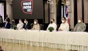 Gobierno dominicano anuncia fin de primeros lotes en el país de vacunas contra COVID-19 en tiempo récord