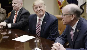 De los republicanos con amor: Trump recibe un regalo del panel sobre Rusia