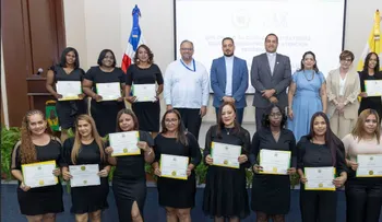 CONANI y UC certifican 98 colaboradores