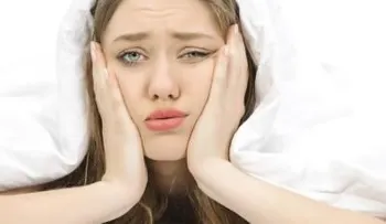 ¿Por qué nos despertamos agotados tras dormir en un lugar nuevo?