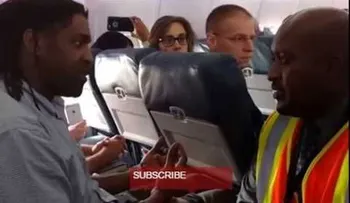 Echan de un avión a un pasajero por usar el baño antes del despegue