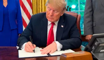 El decreto de Trump que da marcha atrás en el tema inmigratorio crea un caos