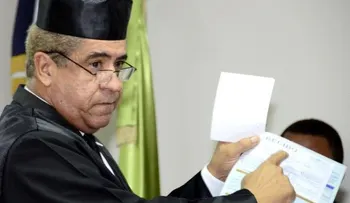 Rechazan por sentencia devolver armas y otros equipos a Percival Peña