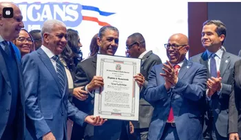 Congreso Nacional reconoce a congresista de origen dominicano, Adriano Espaillat