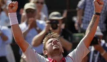 Djokovic-Murray suspendido; Wawrinka en la final 
