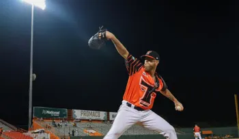 Toros del Este blanquean 3-0 a Gigantes con sólido pitcheo de Grills y salvamento de Rodríguez