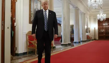 Donald Trump recurre a la Corte Suprema para revertir el bloqueo a su decreto migratorio