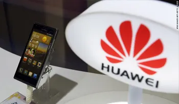 Huawei ficha a la diseñadora del primer iPhone de Apple