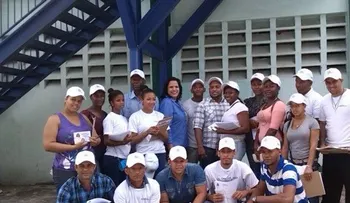 Minou recolecta firmas para reconocimiento de Opción Democrática