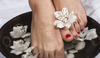 ¿Para qué sirve poner los pies en agua fría?