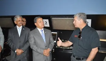 Gonzalo Castillo elogia modernización del sistema aeronáutico