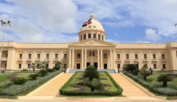 Danilo Medina designa dos procuradores generales adjuntos del Procurador