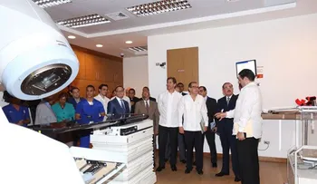 Presidente Medina asiste apertura unidad de Radioterapia Oncológica en la Romana