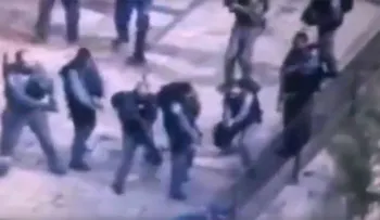 FUERTES IMÁGENES: Un joven palestino apuñala a policías israelíes y es asesinado a quemarropa