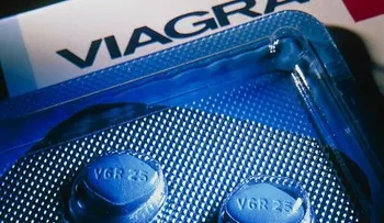 Hombre muere en motel tras tomar viagra