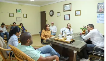 Supérate asiste familias afectadas en La Vega