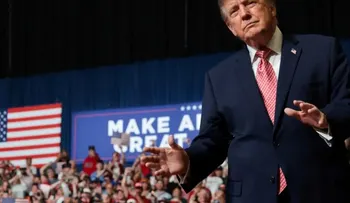 Trump pierde aliados clave en Serbia y Brasil a días de las elecciones intermedias
