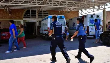 Hombres armados irrumpen en hospital en Rio; un muerto