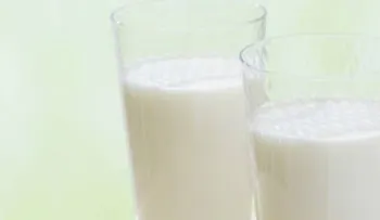 Los riesgos de consumir leche
