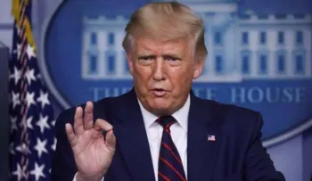Trump promueve su lema "ley y orden" tras tiroteo a policías en Los Ángeles