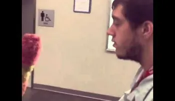 El rapero 50 Cent enfurece a internautas tras burlarse de un joven autista en un VIDEO
